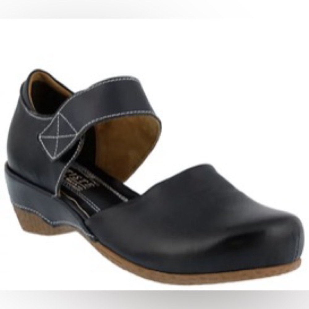 L'Artiste by Spring Step Leather Mary Janes – Gloss – Size 40 (Size 9)